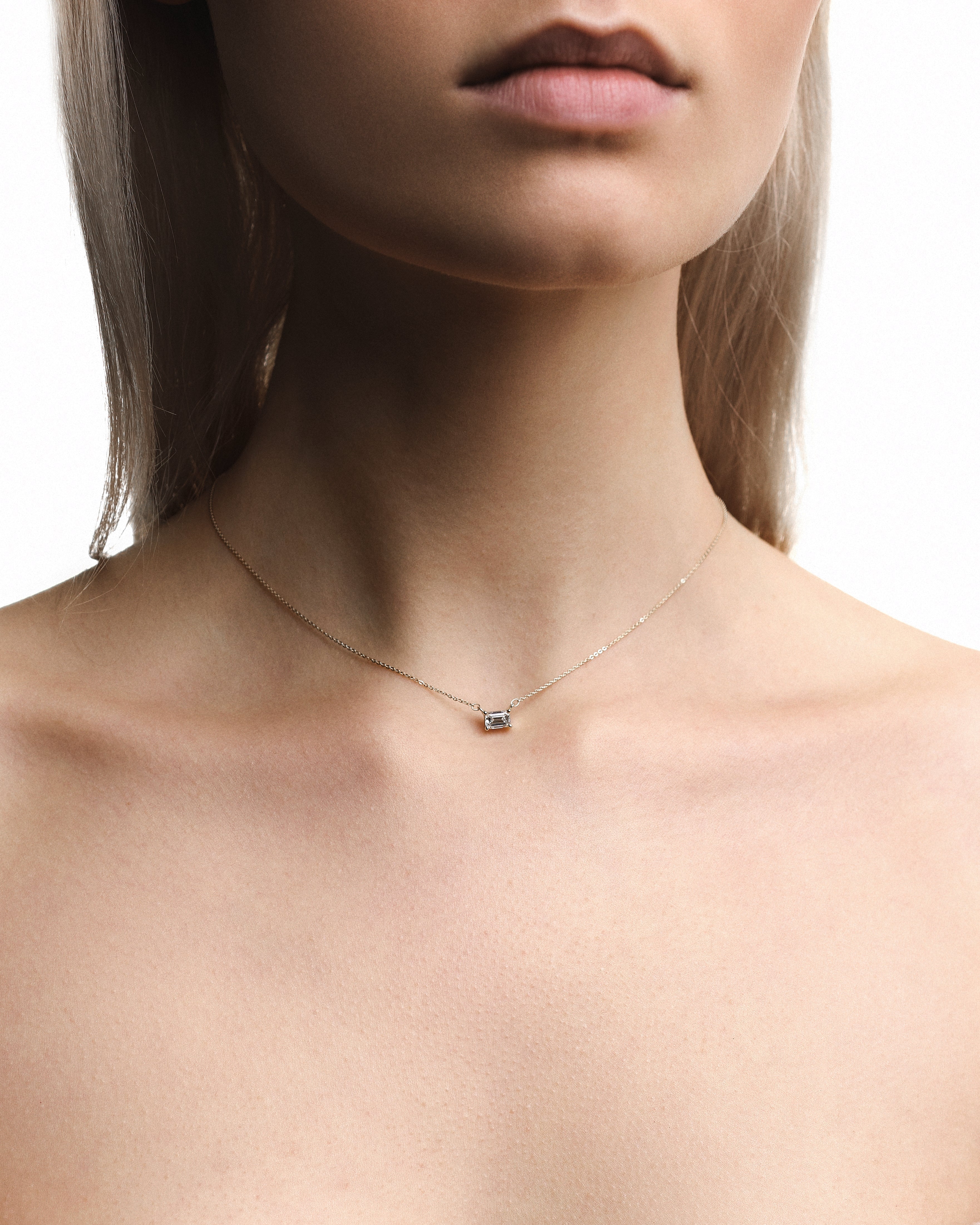 Collier solitaire Ave