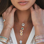 Éclipse Alice en opale blanche cabochon, diamants et or blanc 18 carats