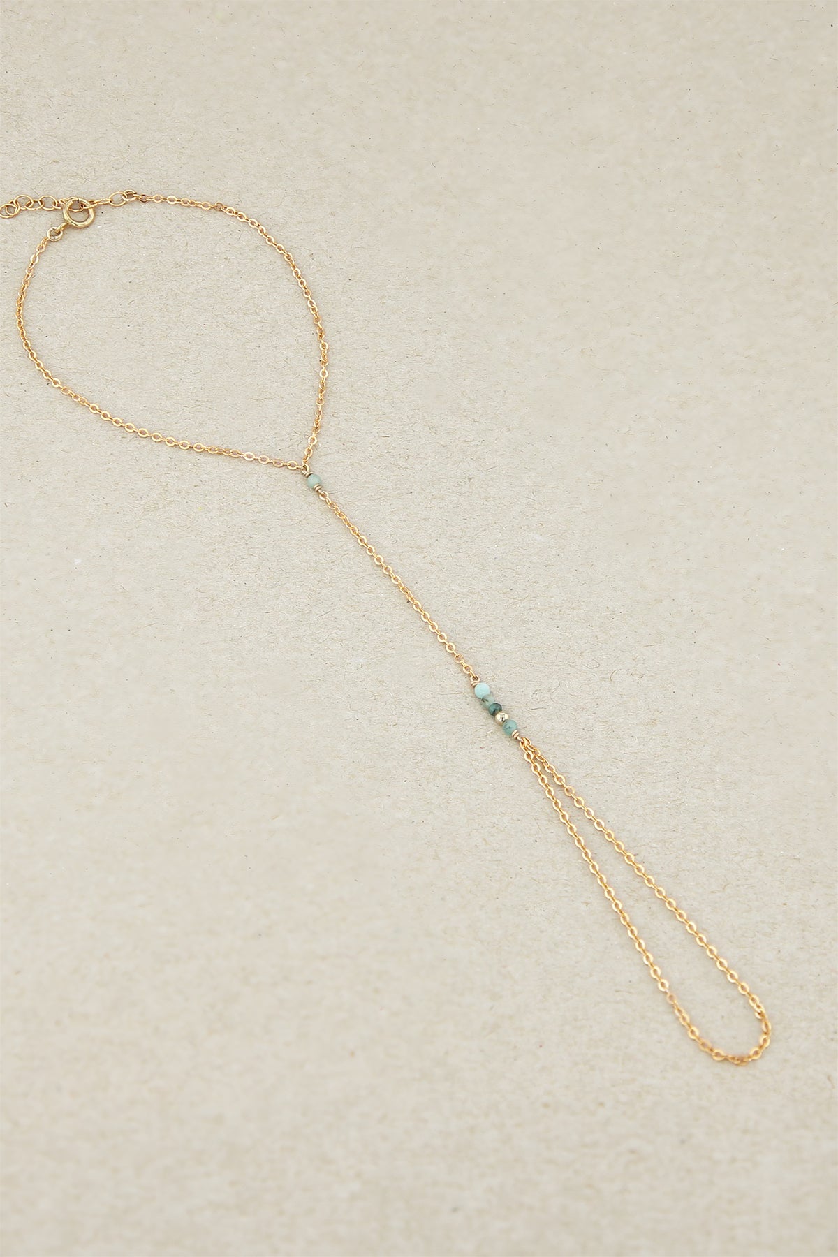 Bijou de main Théa