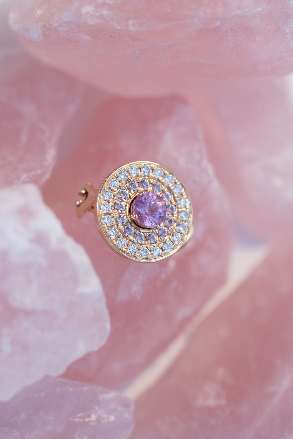 Boucle d'oreille à clip My Universe en saphirs roses et diamants, or rose 18 carats