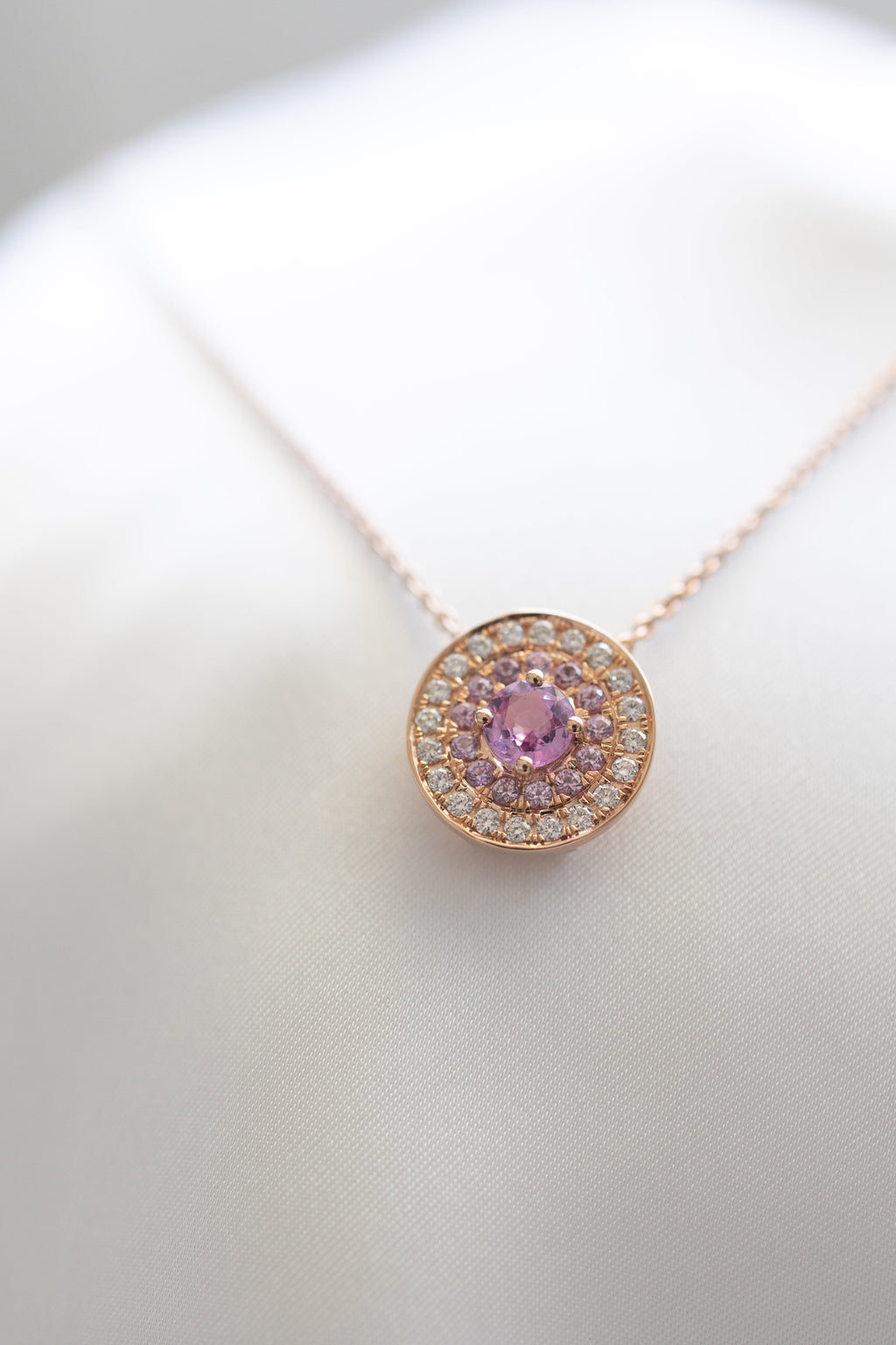 Collier et bracelet My Universe en saphirs roses et diamants, or rose 18 carats