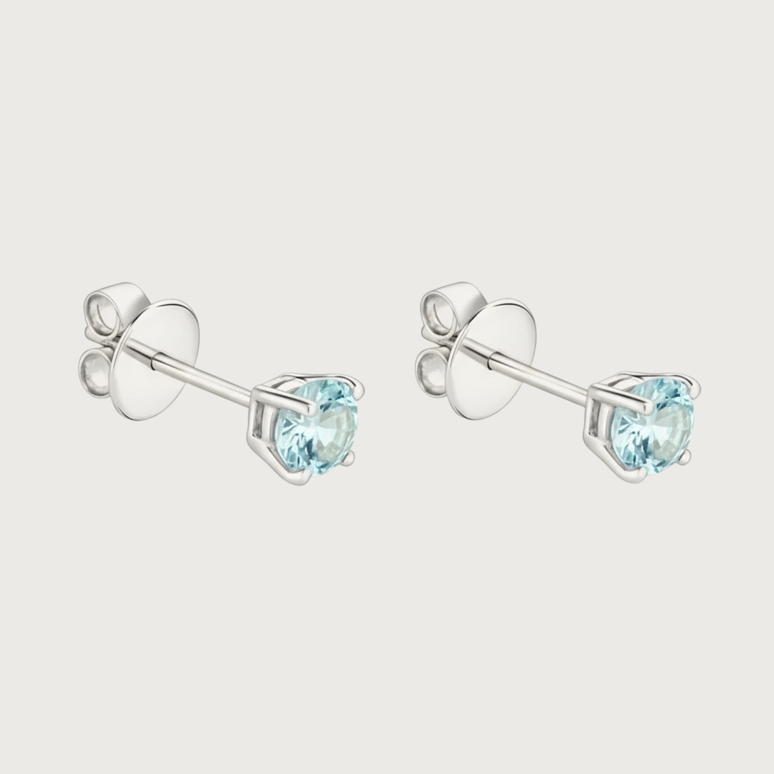 Boucle d'oreille à clou en topaze bleue, collection Amelia Windsor