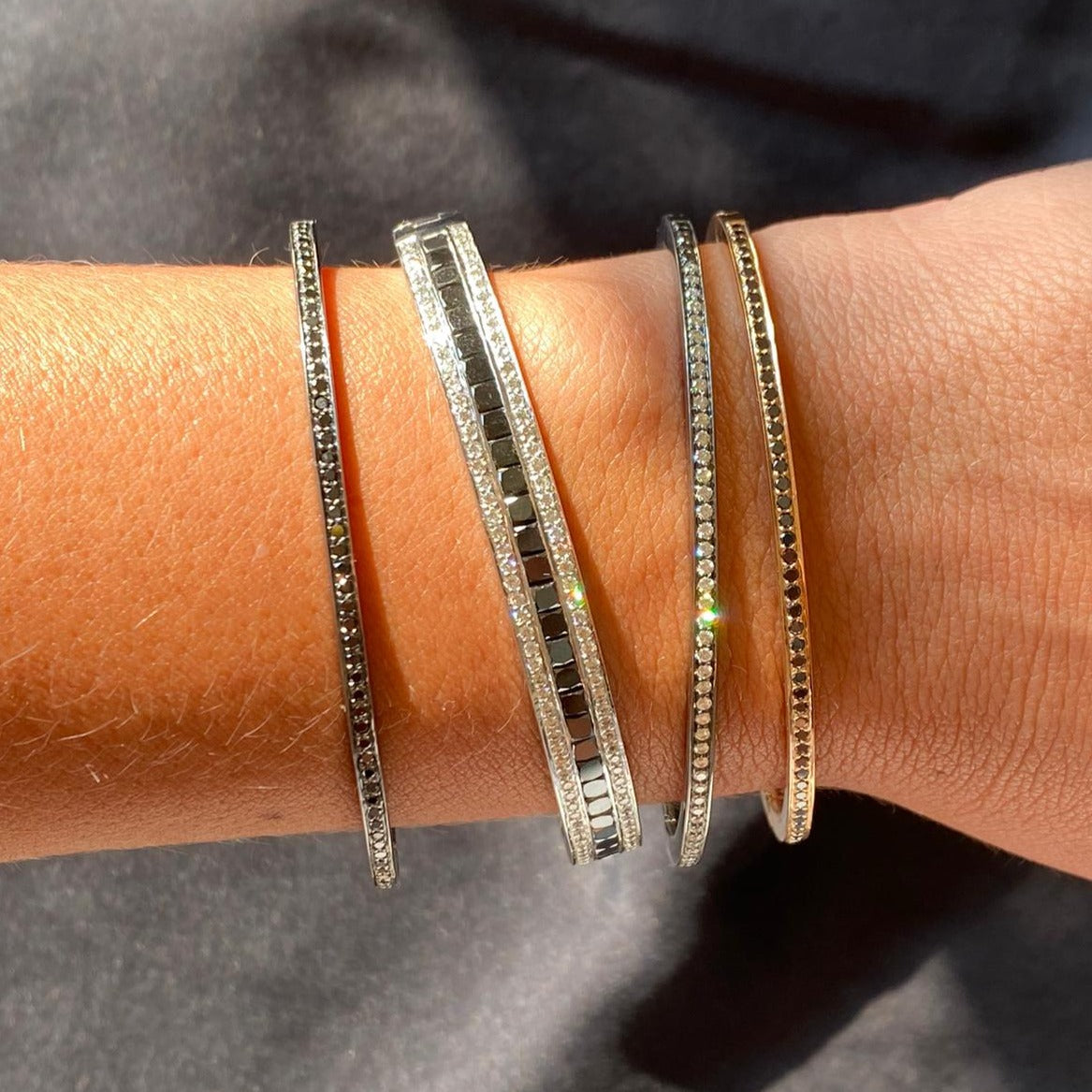 Bracelet Journey en diamants blancs et noirs, or noir 18 carats