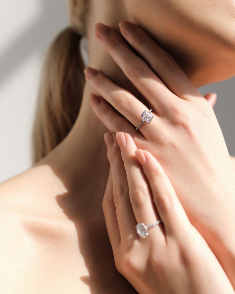 Ayo – solitaire taille émeraude