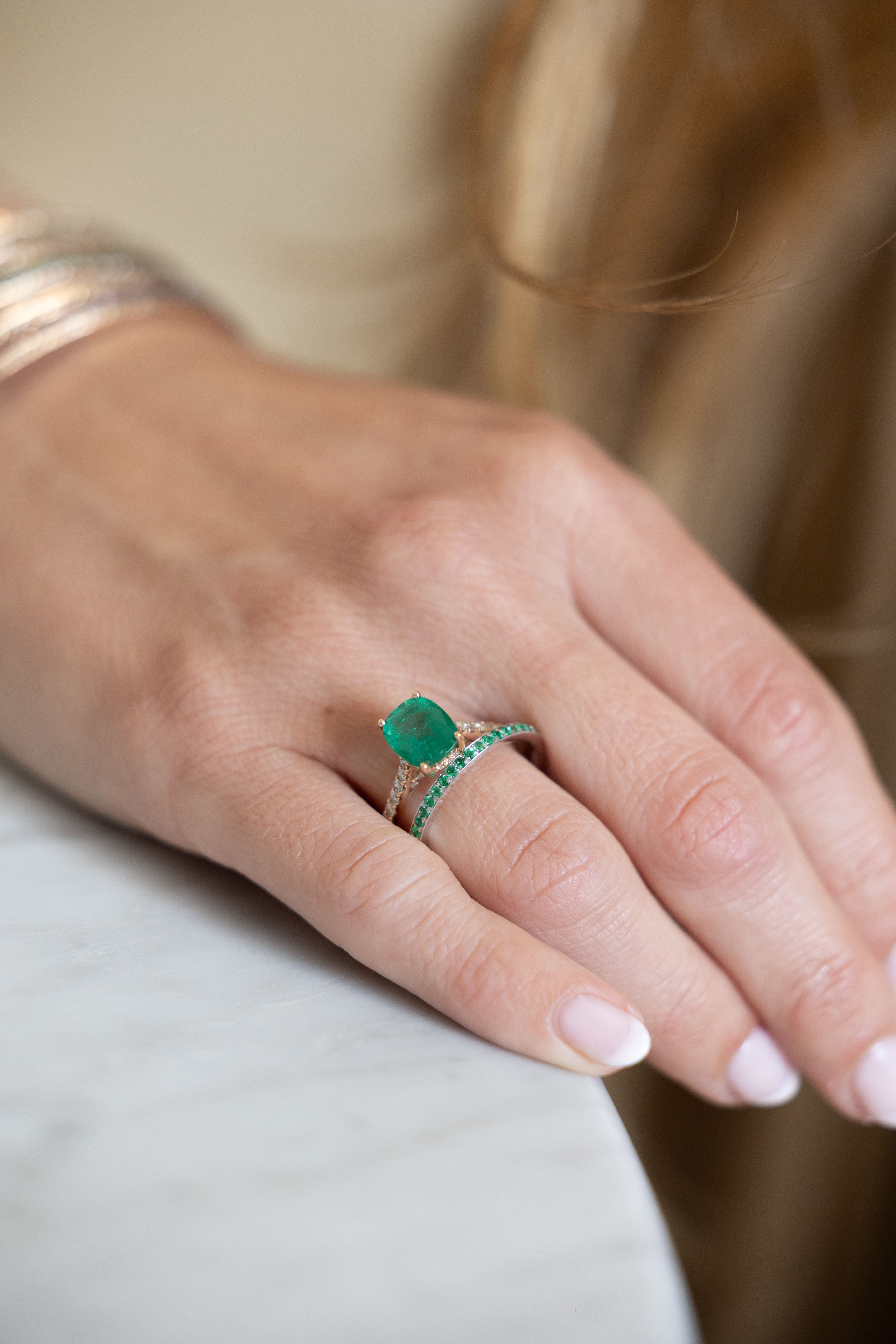 Bague Journey en diamants et émeraudes, or rose 18 carats