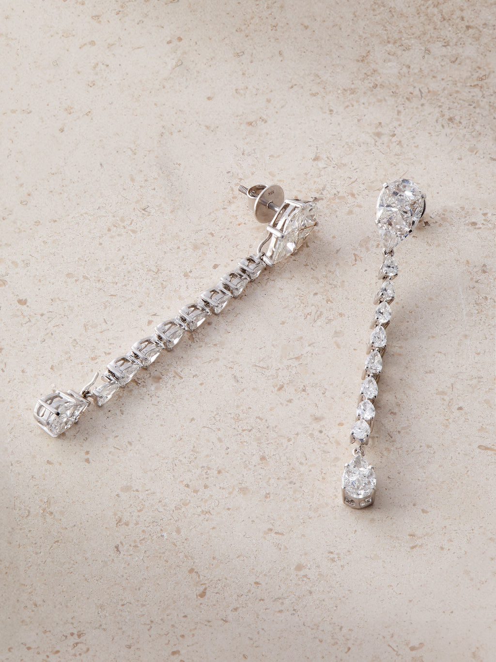 Boucles d'oreilles pendantes en diamant à 8 rangs