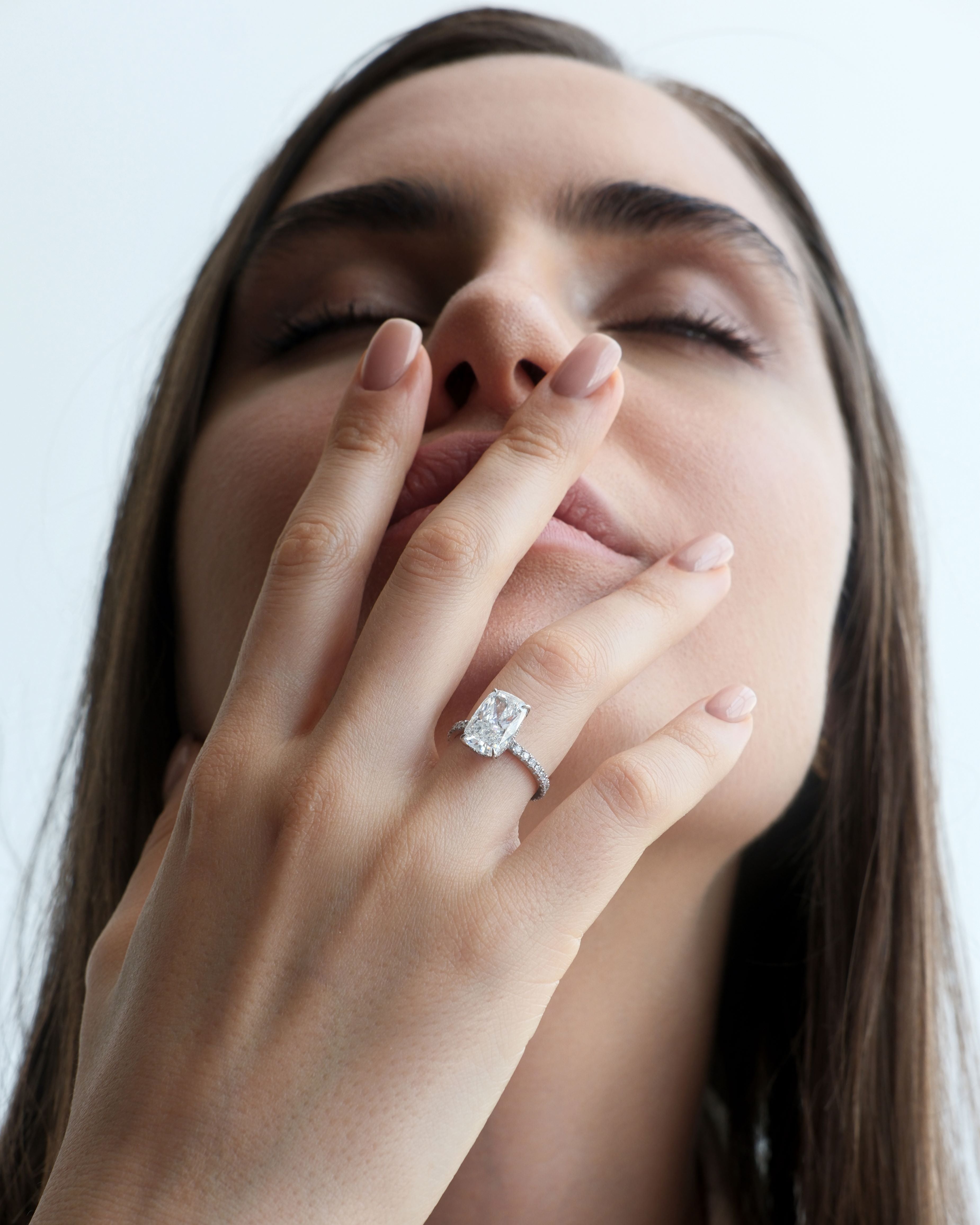 Ayo – solitaire coussin allongé 4 carats